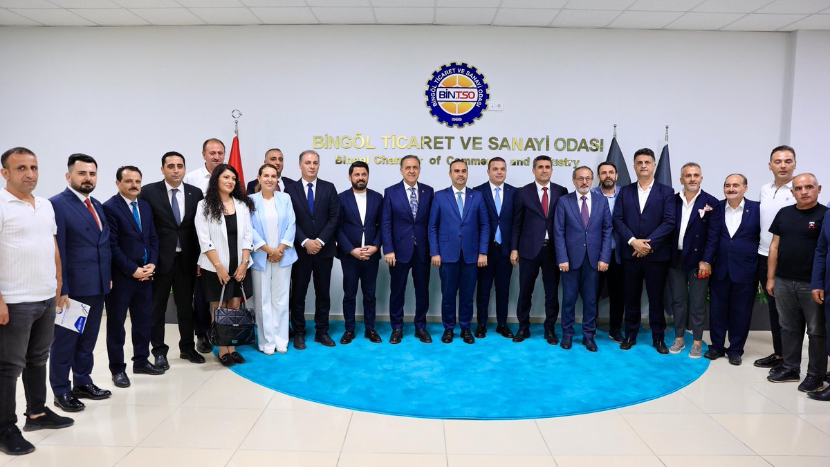 Dr. Ahmet Hamdi USTA (@ahusta07) on Twitter photo Sanayi ve Teknoloji Bakanımız Sayın <a href="/mfatihkacir/">Mehmet Fatih KACIR</a> ile birlikte, Bingöl Ticaret ve Sanayi Odamızda sanayi ve iş dünyamızın kıymetli temsilcileriyle bir araya geldik.
Üretimden istihdama, ihracattan yatırım teşviklerine kadar birçok başlıkta kapsamlı değerlendirmelerde bulunduk. Sanayi ve Teknoloji Bakanımız Sayın <a href="/mfatihkacir/">Mehmet Fatih KACIR</a> ile birlikte, Bingöl Ticaret ve Sanayi Odamızda sanayi ve iş dünyamızın kıymetli temsilcileriyle bir araya geldik.
Üretimden istihdama, ihracattan yatırım teşviklerine kadar birçok başlıkta kapsamlı değerlendirmelerde bulunduk.