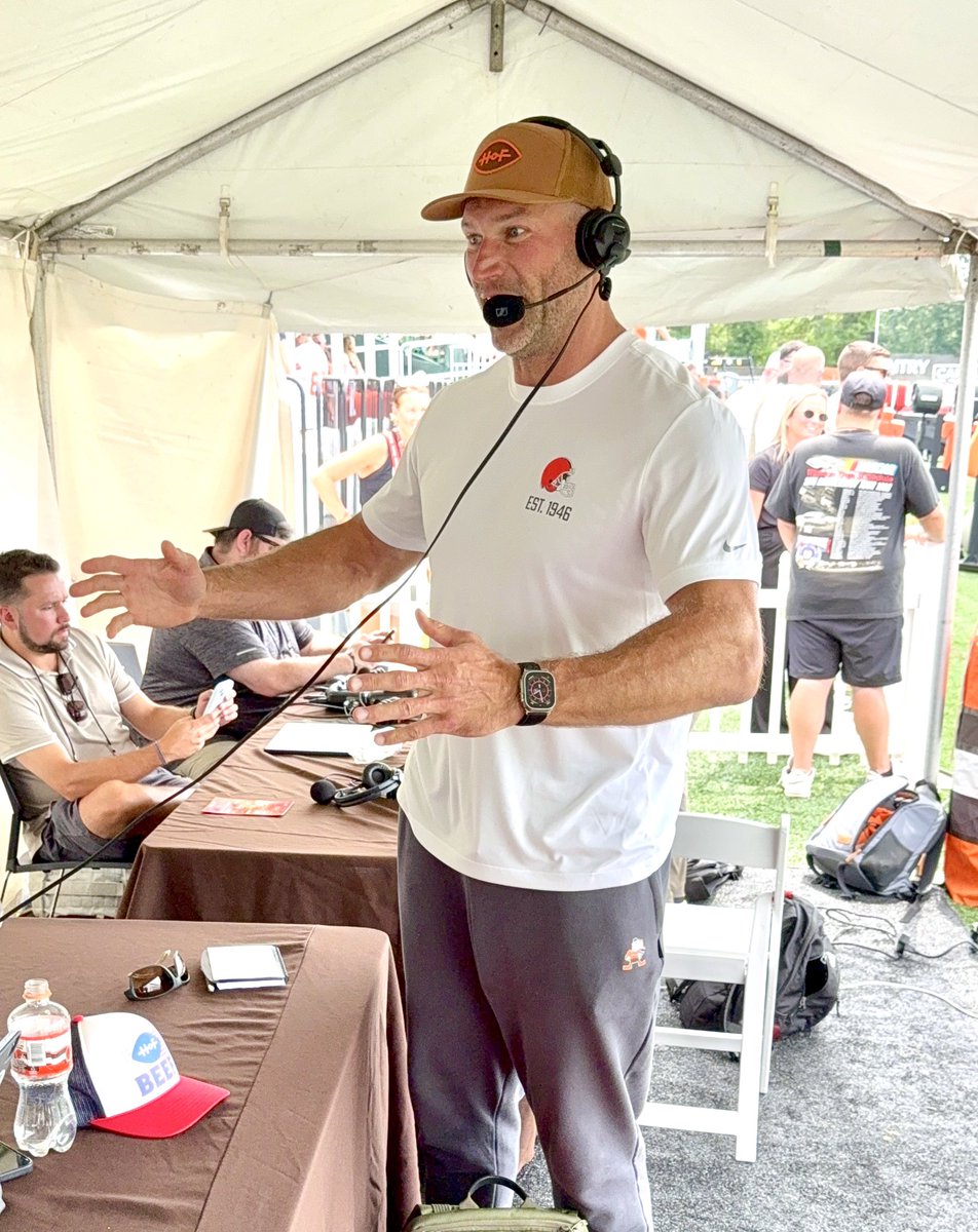 TheKennyRoda's tweet image. Good to see @ProFootballHOF #JoeThomas at @Browns Training Camp, he'll be doing some coaching.