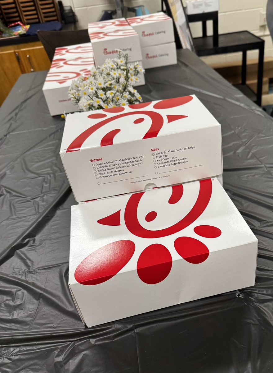 Blythewood Middle (@bmsatrsd2) on Twitter photo Thank you Parker Smith and Remax Home Team for sponsoring lunch for our staff today - over 100 boxed lunches from Chic Fiil A - as our teachers prepare to welcome families in for orientation tonight during Charger Kickoff! <a href="/RichlandTwo/">Richland School District Two</a> Thank you Parker Smith and Remax Home Team for sponsoring lunch for our staff today - over 100 boxed lunches from Chic Fiil A - as our teachers prepare to welcome families in for orientation tonight during Charger Kickoff! <a href="/RichlandTwo/">Richland School District Two</a>
