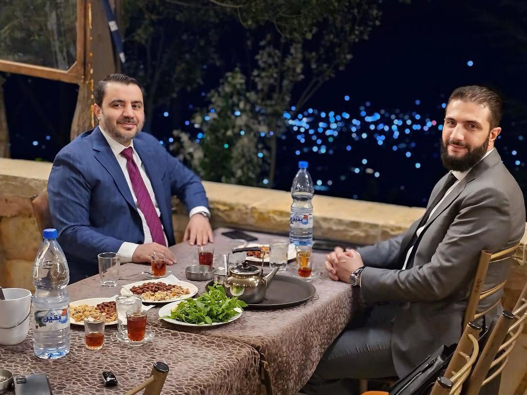 سَنَشُدُّ عَضُدَكَ بِأَخِيكَ﴾
الأخوة نعمة عظيمة، يسند الله بهم القلب قبل الكتف، ويزرع بهم في الحياة أمانًا لا يشبهه شيء