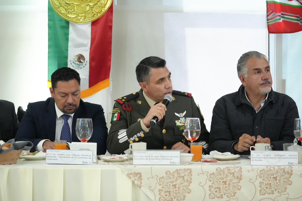 Ayuntamiento de Puebla (@pueblaayto) on Twitter photo El Presidente <a href="/pepechedrauimx/">Pepe Chedraui 🇲🇽</a> participó en la Mesa Estatal para la Construcción de la Paz, encabezada por el Gobernador <a href="/armentapuebla_/">Alejandro Armenta</a> . 🤝
Mantenemos el compromiso de trabajar en coordinación para seguir fortaleciendo la seguridad en #LaCapitalImparable🪽. El Presidente <a href="/pepechedrauimx/">Pepe Chedraui 🇲🇽</a> participó en la Mesa Estatal para la Construcción de la Paz, encabezada por el Gobernador <a href="/armentapuebla_/">Alejandro Armenta</a> . 🤝
Mantenemos el compromiso de trabajar en coordinación para seguir fortaleciendo la seguridad en #LaCapitalImparable🪽.
