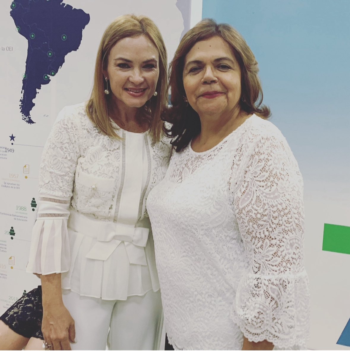 VivianTorrijos's tweet image. Gracias @IleanaGolcher ! Tu luz vive en las páginas de Sin Etiquetas. 🕊️📚