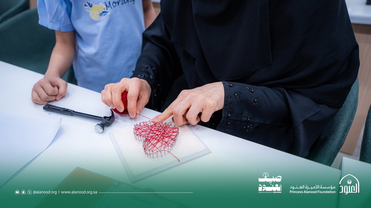 ورشة فن لوحات الخيوط والمسامير في #القصيم.

#صيف_العنود☀️
#مؤسسة_العنود