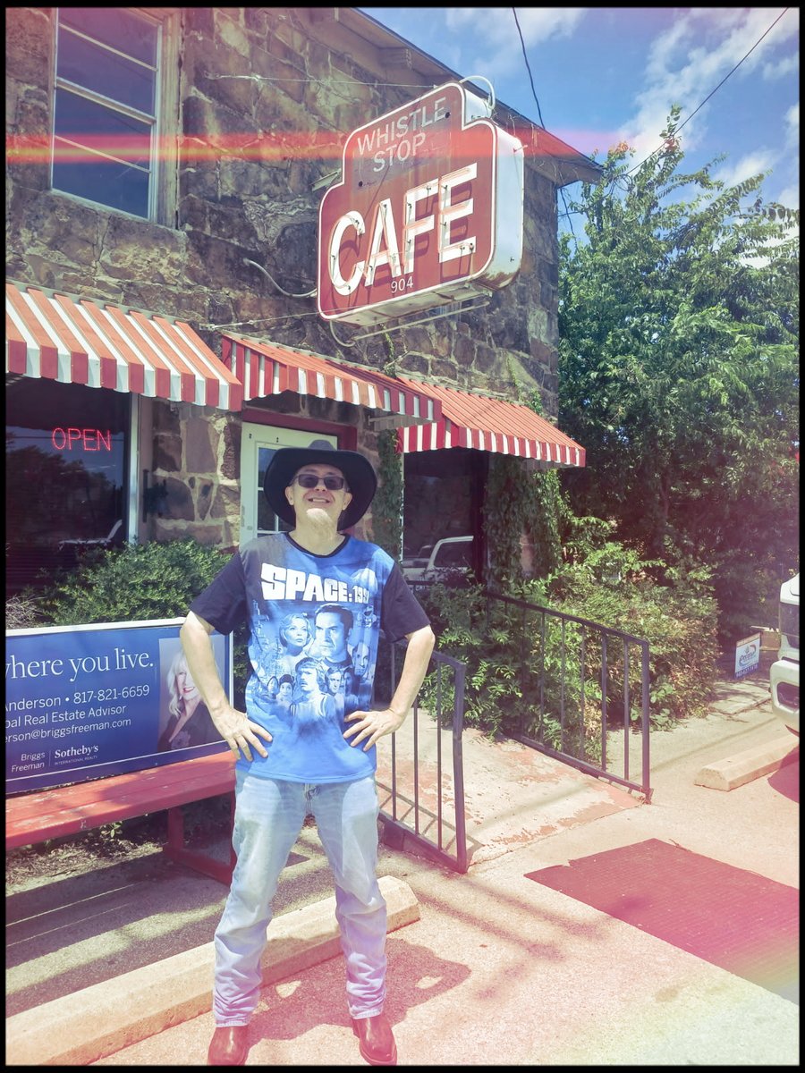 ptellyutt's tweet image. Went to the Whistle Stop Cafe for lunch! It's in beautiful Decatur, Tx! Awesome!
#whistlestopcafe #decaturtx #nostalgia😍🍽❤️