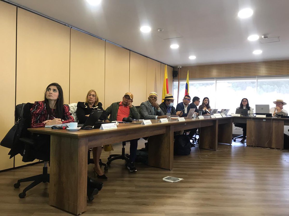 Unidad de Restitución de Tierras (@urestitucion) on Twitter photo Hoy, junto a nuestro director general, <a href="/GiovaniYule/">Giovani Yule</a>, participamos en el más reciente Consejo Directivo de la #URT, un espacio clave para fortalecer las decisiones estratégicas que guían nuestro trabajo con las comunidades víctimas del despojo y el abandono forzado.
✅Durante la Hoy, junto a nuestro director general, <a href="/GiovaniYule/">Giovani Yule</a>, participamos en el más reciente Consejo Directivo de la #URT, un espacio clave para fortalecer las decisiones estratégicas que guían nuestro trabajo con las comunidades víctimas del despojo y el abandono forzado.
✅Durante la