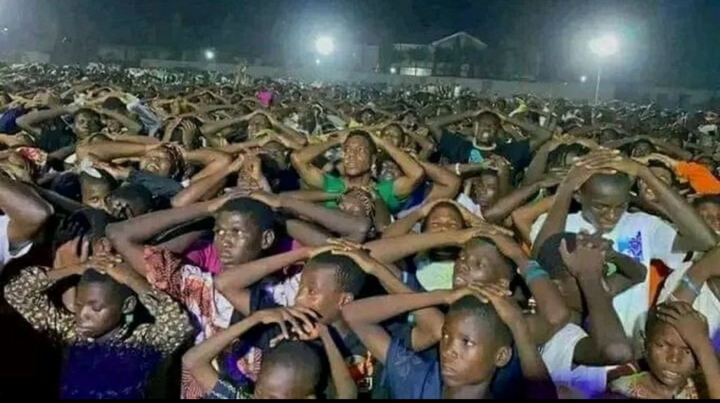 Sir_Umuhirwaa2's tweet image. Abarundi bari bararonse #GreenCard 🇺🇲