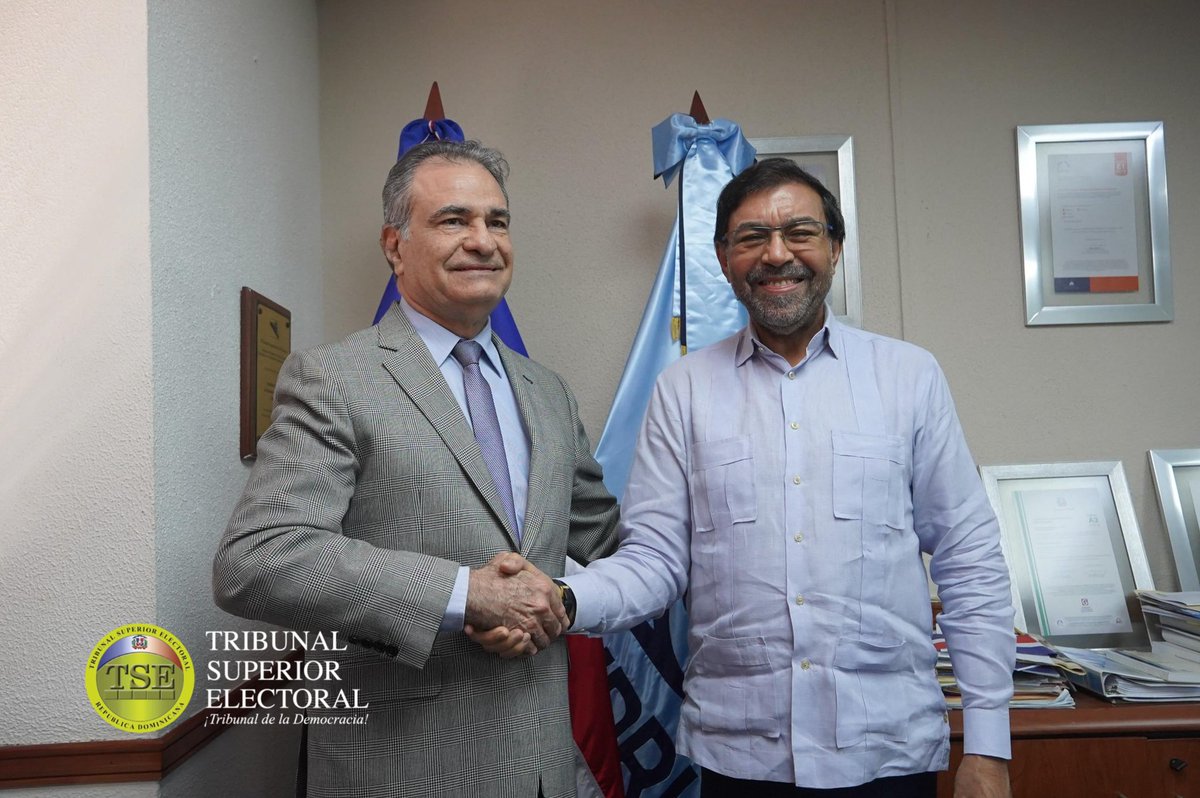 El presidente del Tribunal Superior Electoral, <a href="/IgnacioPCamach1/">Ignacio P Camacho</a> realizó una visita al director del INDRHI (<a href="/INDRHIRD/">INDRHI</a>), Olmedo Caba, para agradecer su colaboración con la Alta Corte. 

Durante el encuentro, entregó un ejemplar de la Memoria 2021-2025. Acudió acompañado del