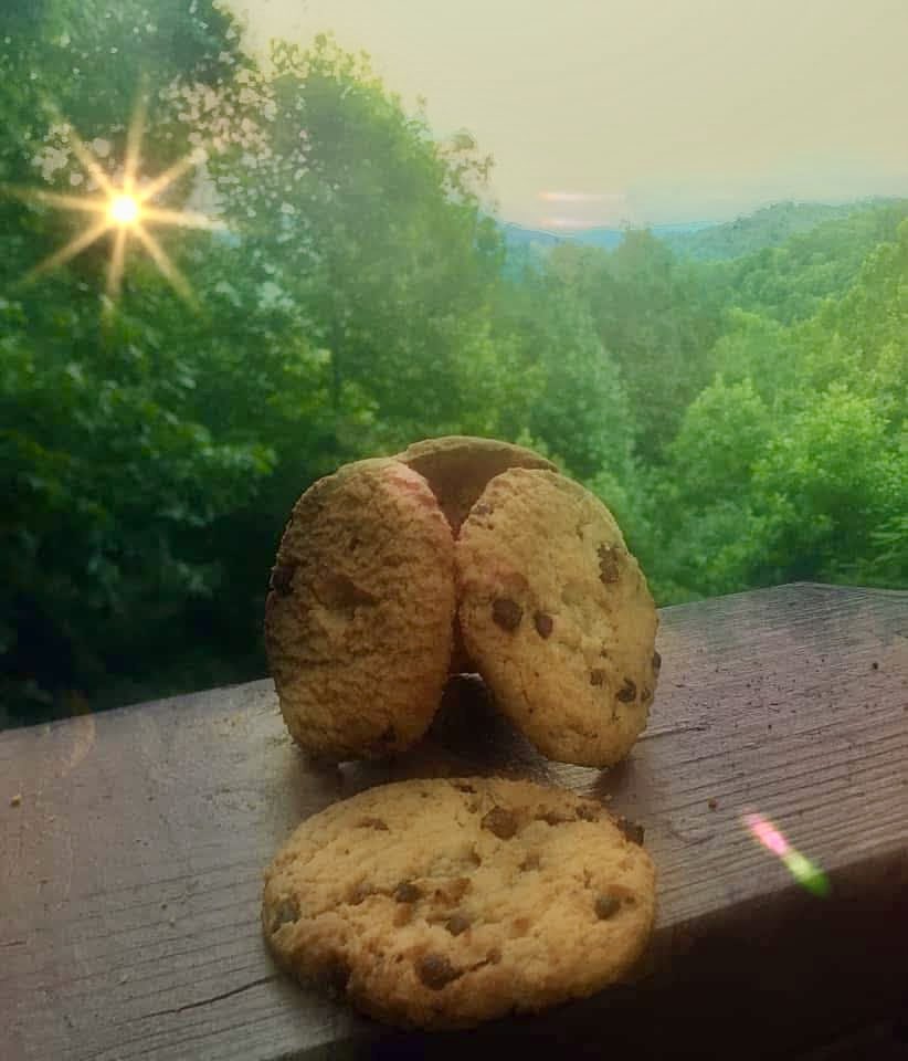 ALLEN BOLLING (@bolling_allen) on Twitter photo Celebrating National Chocolate Chip Cookie Day
Prestonsburg,Kentucky.
@YesTV
<a href="/Kentuckyweather/">Chris Bailey🌪️⚡️</a>
<a href="/JoshFitzWx/">Josh Fitzpatrick ☀️</a> <a href="/AmandaBarren/">AmandaBarren</a>
<a href="/TWCAlexWilson/">Alex Wilson</a>
<a href="/AlexWalkerTV/">Alex Walker</a> <a href="/WSAZBrandon/">Brandon Butcher</a> <a href="/JimWKYT/">Jim Caldwell ⛈️</a> <a href="/JimCantore/">Jim Cantore</a> <a href="/brobwx/">Brandon Robinson</a> <a href="/weatherchannel/">The Weather Channel</a> <a href="/ChiliWX/">Andy Chilian</a> <a href="/SpencerWeather/">Spencer Adkins</a> <a href="/JenCarfagno/">Jen Carfagno</a> <a href="/tcavalierWSAZ/">Tony Cavalier</a> <a href="/AdamBurnistonWX/">Adam Burniston WLWT</a> Celebrating National Chocolate Chip Cookie Day
Prestonsburg,Kentucky.
@YesTV
<a href="/Kentuckyweather/">Chris Bailey🌪️⚡️</a>
<a href="/JoshFitzWx/">Josh Fitzpatrick ☀️</a> <a href="/AmandaBarren/">AmandaBarren</a>
<a href="/TWCAlexWilson/">Alex Wilson</a>
<a href="/AlexWalkerTV/">Alex Walker</a> <a href="/WSAZBrandon/">Brandon Butcher</a> <a href="/JimWKYT/">Jim Caldwell ⛈️</a> <a href="/JimCantore/">Jim Cantore</a> <a href="/brobwx/">Brandon Robinson</a> <a href="/weatherchannel/">The Weather Channel</a> <a href="/ChiliWX/">Andy Chilian</a> <a href="/SpencerWeather/">Spencer Adkins</a> <a href="/JenCarfagno/">Jen Carfagno</a> <a href="/tcavalierWSAZ/">Tony Cavalier</a> <a href="/AdamBurnistonWX/">Adam Burniston WLWT</a>