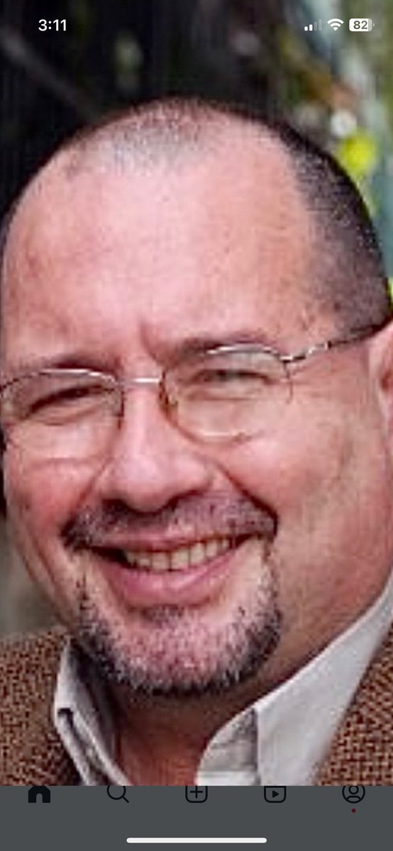 Se nos fue Elías Santana . Amigo de todos los años . Con el compartí sueños en “ Queremos Elegir”. Pocas veces en mi vida me encontré con alguien de su calidad humana . No tengo palabras para expresar mi dolor .El cielo  al fin tendrá un buen condominio .