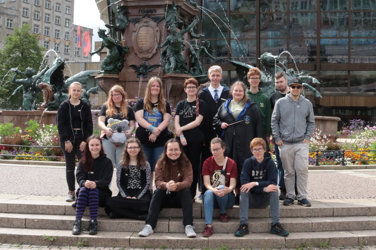 derpaneo's tweet photo. Es war ein wundervolles #DAibzig Treffen ☺️✨️🖤💜#DA https://t.co/N0iGcDnOcX