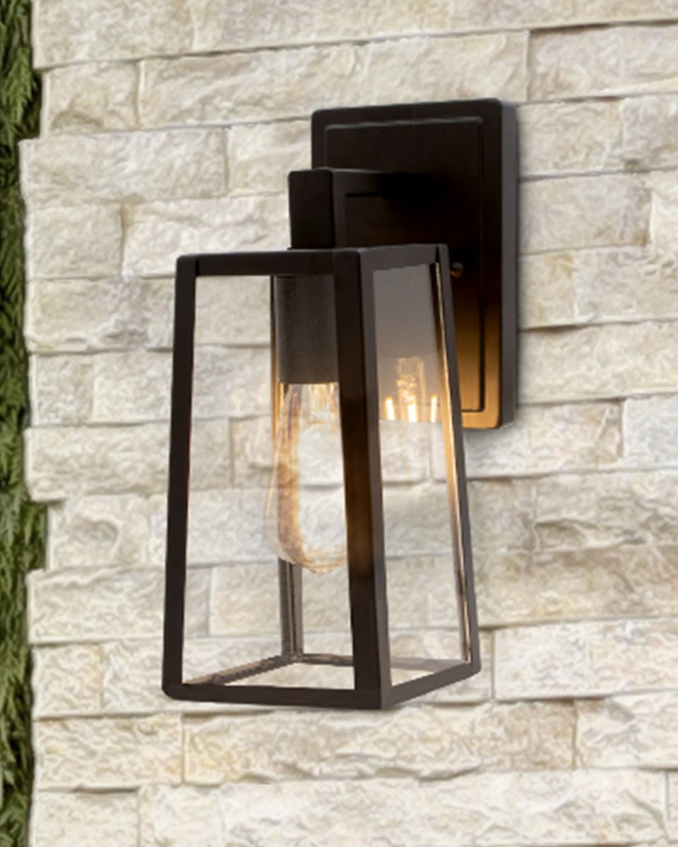 Stylish, energy-saving porch vibes. This LED outdoor lantern with a vintage bulb is made for cozy nights and curb appeal.
maxximastyle.com/led-outdoor-wa…