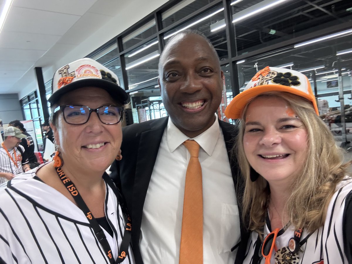 Kendra Persohn tweet media