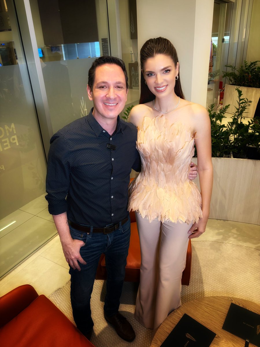 Gracias <a href="/itsmissnadia/">Nadia Ferreira</a> por la entrevista. Esta tarde hablamos de su nuevo lanzamiento en <a href="/PrimerImpacto/">Primer Impacto</a> por <a href="/Univision/">Univision</a>