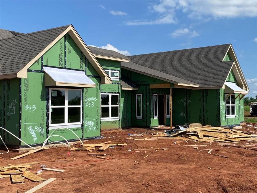 WyattPoindexter's tweet image. 2980 Two Socks Run | Guthrie, OK
Coldwater Creek quality, golf course views, and flexible living space—all on one level.
Listed by Kasey Reyes – The Agency Oklahoma
#2980TwoSocksRun #ColdwaterCreekHomes
