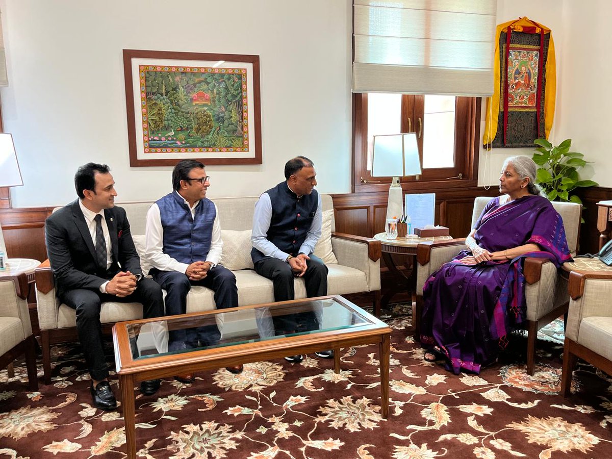 ibtimes_india's tweet image. @Flipkart CEO Kalyan Krishnamurthy (@_Kalyan_K) &amp;amp; @rajneeeshkumar met FM @nsitharaman to discuss the group’s role in enabling financial inclusion &amp;amp; boosting India’s digital commerce ecosystem. 🇮🇳

See more: tinyurl.com/39e5s2w2