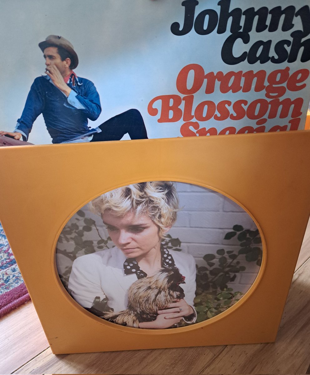 @GabiGarbutt has slipped in front of <a href="/JohnnyCash/">Johnny Cash</a> for now.  Two beautiful sleeves.  #vinyl #records  #music