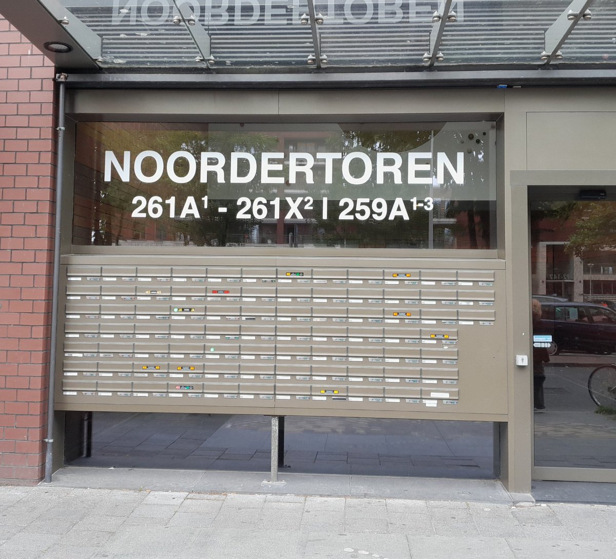 Huisnummers Waterlandplein Amsterdam. Lost u dit wiskundig vraagstuk even op