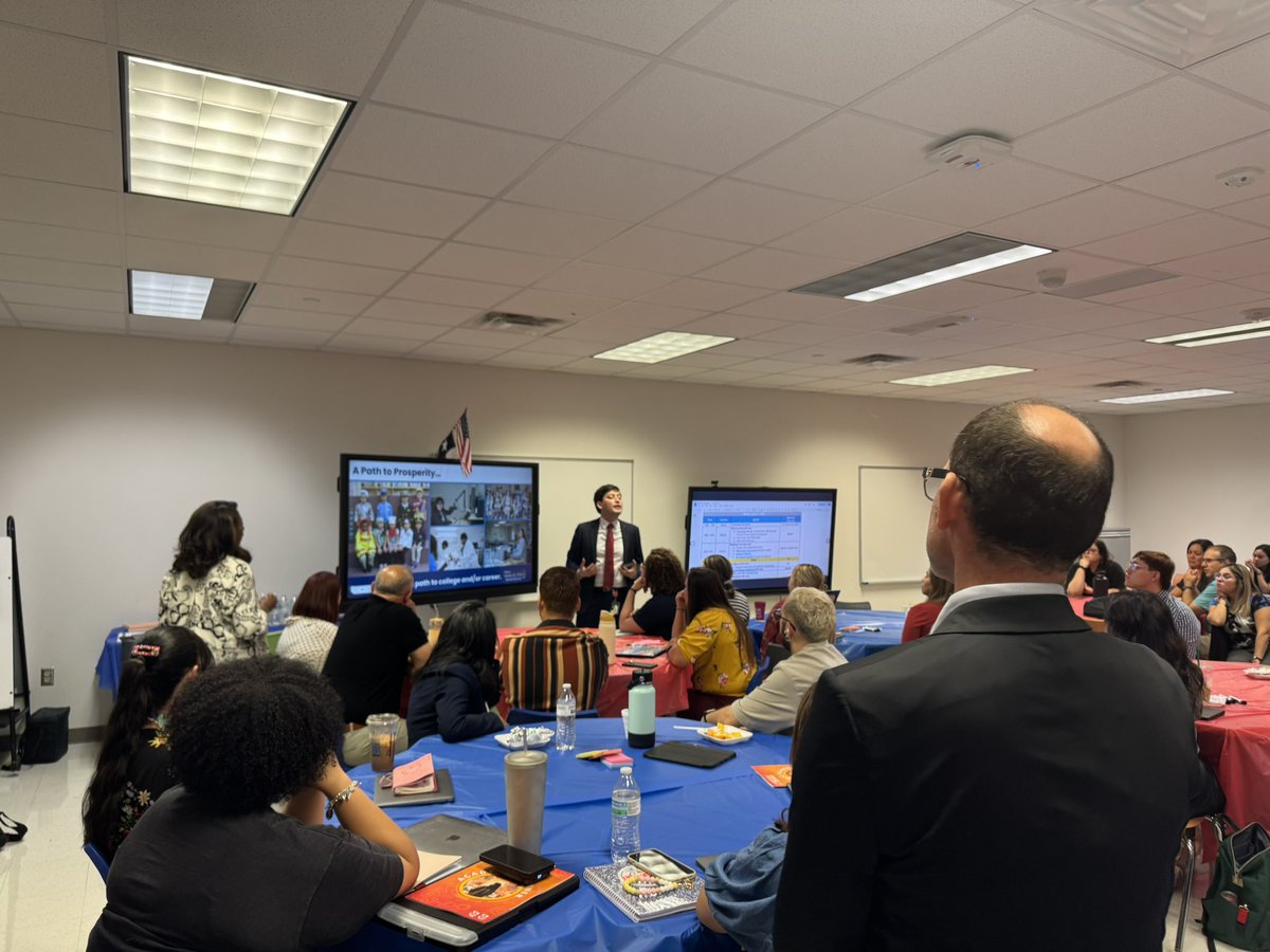 SoniaLoskot's tweet image. With joy in the air and the new school year underway, Joe May ES—led by the passionate Principal Aponte—is rooted in the belief that every child can achieve! 📚✨
The journey line is clear, the purpose is powerful, and 100% student engagement is the goal.
Together, let’s grow our…