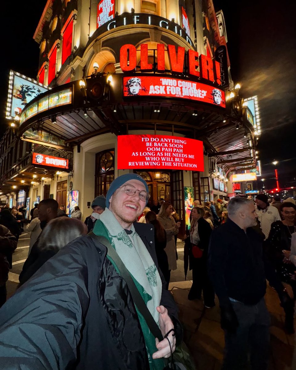We are feeling the LOVE for #OliverOnStage. 🫶
Keep your pics coming and don’t forget to tag us.