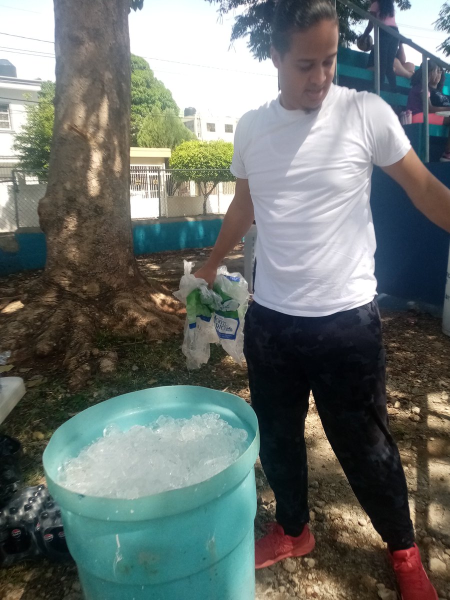 Evelin Placido-Almon (@evelinplacidoal) on Twitter photo Cuando los vecinos y amigos se unen podemos lograr, gracias @GrupoCorripio, su marca #Petit,
#Campamento
#Atala2025
<a href="/NidioValenzuel1/">Nidio Valenzuela</a>, José
Antonio Martínez, gracias. Cuando los vecinos y amigos se unen podemos lograr, gracias @GrupoCorripio, su marca #Petit,
#Campamento
#Atala2025
<a href="/NidioValenzuel1/">Nidio Valenzuela</a>, José
Antonio Martínez, gracias.