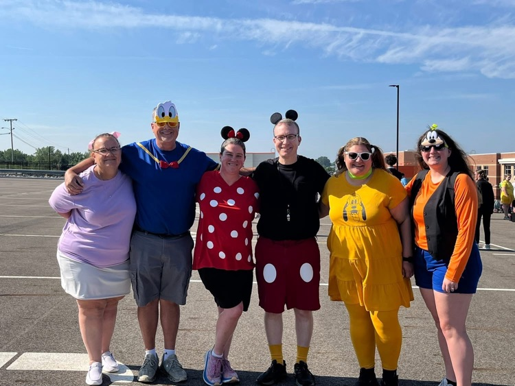 Band Olympics Fun!🎶

The Friday before the Hall of Fame Parade is extra special for our band because it’s the Band Olympics! This year’s dress-alike theme had a magical twist! Our directors joined the fun as Disney characters!✨
