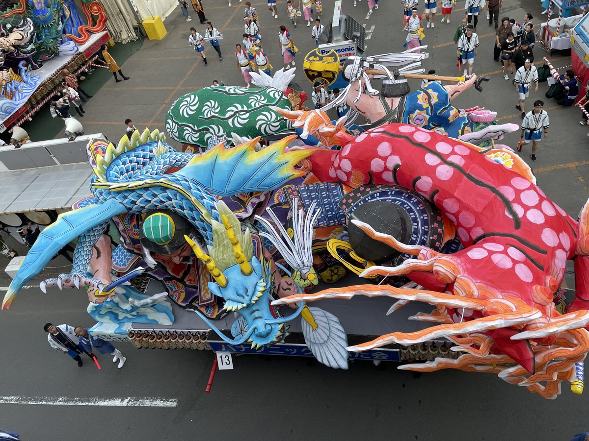 パナソニックねぶた。

樊瑞と公孫勝を想起させる、対比。
赤と青が見栄えする作品。。。