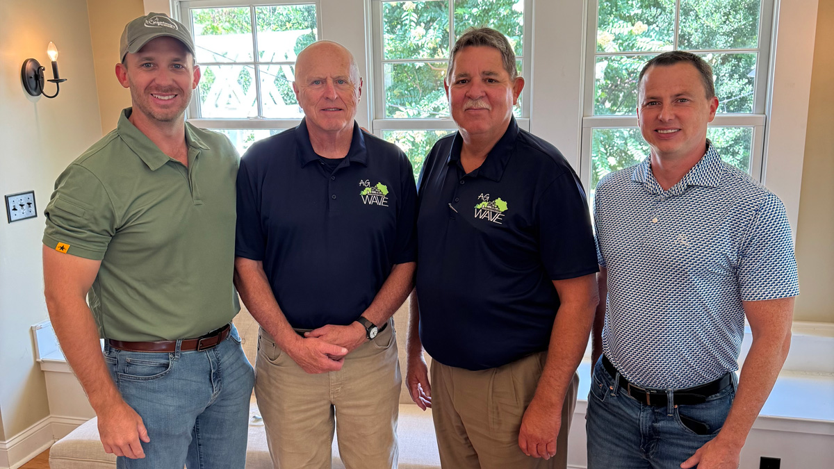 USDA Rural Development Kentucky (@rd_kentucky) on Twitter photo State Director Travis T. Burton recently joined <a href="/KYAgCommish/">Commissioner Jonathan Shell</a> Jonathan Shell in West KY to meet with local leaders about helping KY ag move the needle on economic prosperity & quality of life. State Director Travis T. Burton recently joined <a href="/KYAgCommish/">Commissioner Jonathan Shell</a> Jonathan Shell in West KY to meet with local leaders about helping KY ag move the needle on economic prosperity & quality of life.