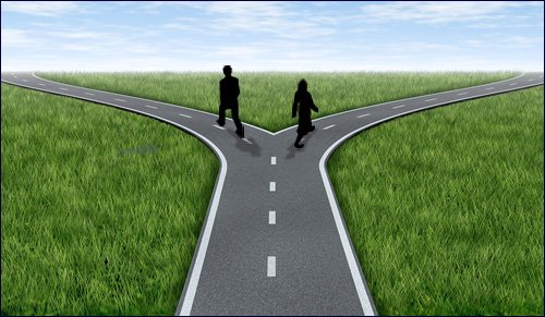 Lorsqu'une personne me déçoit je ne perds plus de temps en discussion. Je tourne les talons et je continue mon chemin. Peu importe qui me suit ou pas. Les amis ne vous déçoivent jamais. Ils peuvent vous surprendre mais toujours du bon côté.