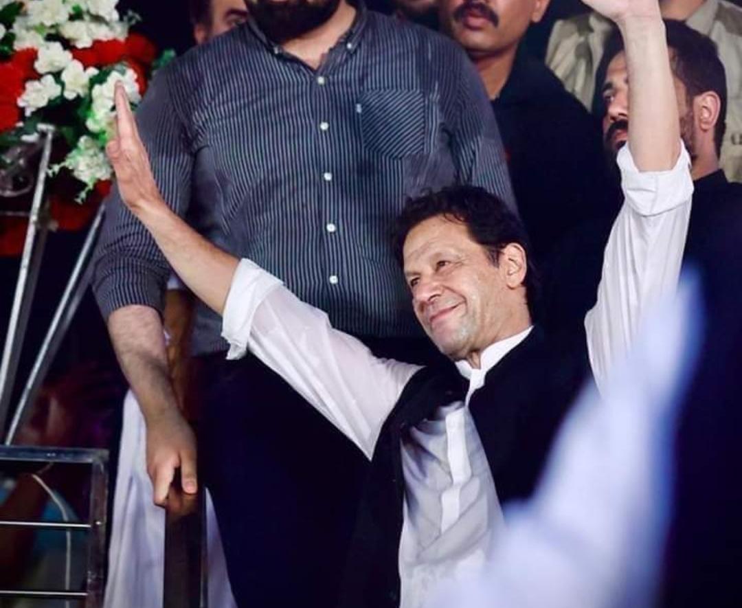 Hidayat khan (@hidayatkhan_ssg) on Twitter photo پاکستانیوں گواہ رہنا
آپ کا کپتان ابھی تک ڈٹا ہوا ہے
#پرامن_ملک_گیر_تحریک
<a href="/TeamiPians/">Team Insafians 𝗣𝗼𝘄𝗲𝗿</a> پاکستانیوں گواہ رہنا
آپ کا کپتان ابھی تک ڈٹا ہوا ہے
#پرامن_ملک_گیر_تحریک
<a href="/TeamiPians/">Team Insafians 𝗣𝗼𝘄𝗲𝗿</a>