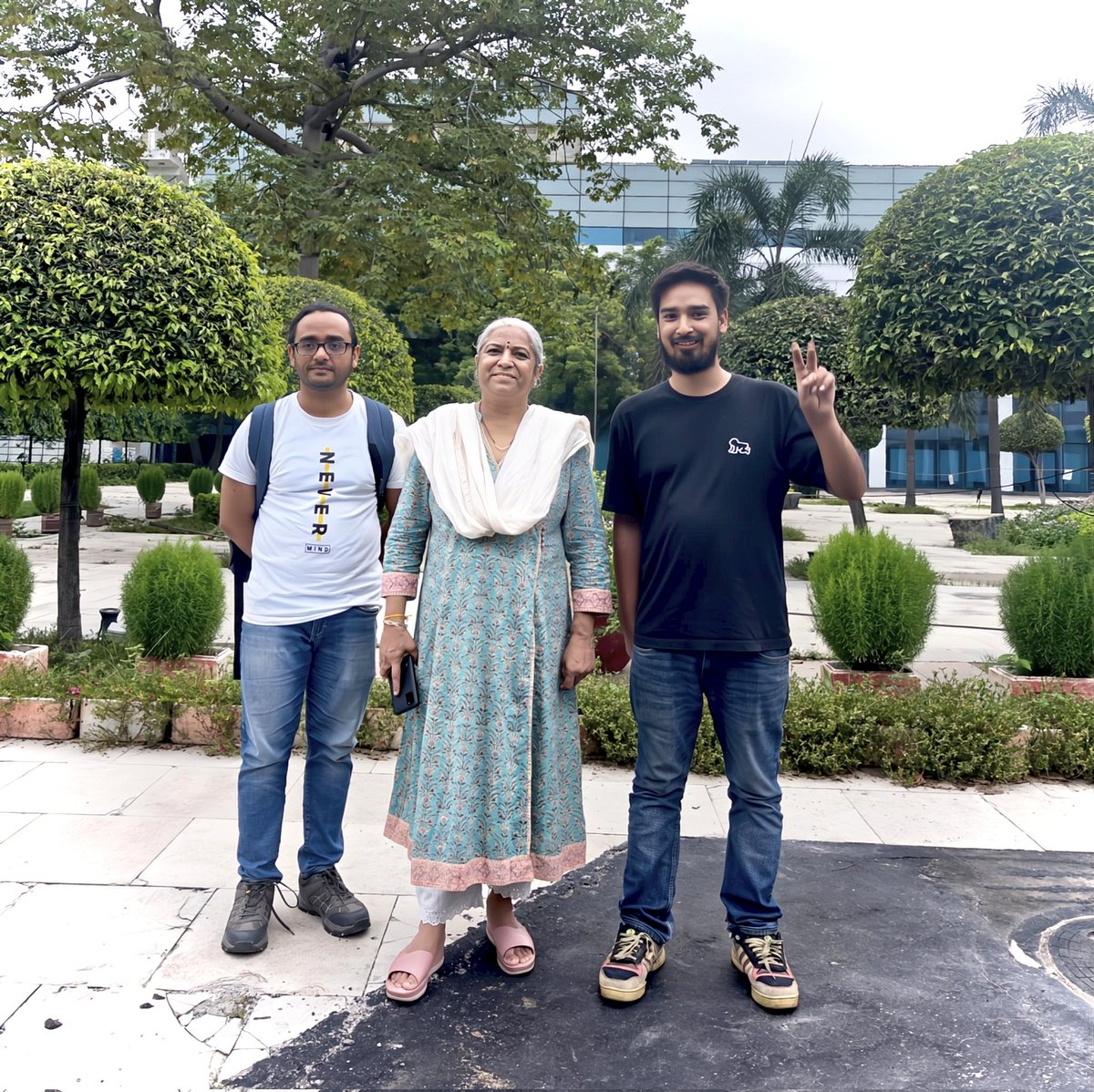 Happy birthday <a href="/BRPrasher/">Dr. Bhavana Prasher</a> 🎂😃
A fun celebration with a Ayurgenomics-themed cake custom made by <a href="/OvenChronicles/">The Oven Chronicles</a> acknowledging the genomic &amp; molecular basis of the three 'doshas' that define individual Prakriti types. After a long time, a whole lab-get-together <a href="/IGIBSocial/">CSIR-IGIB</a>