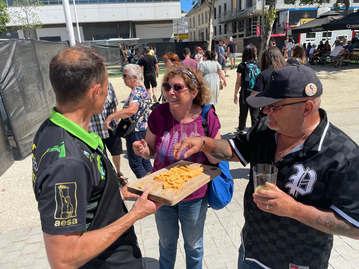 DOP Queso Afuega'l Pitu (@afuegalpituques) on Twitter photo 🇫🇷✨ ¡Nuestro queso cruza fronteras!
El Afuega’l Pitu DOP viaja hasta el Festival Interceltique de Lorient de la mano de <a href="/alimentosastur/">Alimentos del Paraíso (Cuenta Oficial)</a>, para que todo el mundo pueda descubrir y saborear un pedacito de Asturias. 🧀💛
#AfuegalPitu #AlimentosDelParaíso
#FestivalInterceltique 🇫🇷✨ ¡Nuestro queso cruza fronteras!
El Afuega’l Pitu DOP viaja hasta el Festival Interceltique de Lorient de la mano de <a href="/alimentosastur/">Alimentos del Paraíso (Cuenta Oficial)</a>, para que todo el mundo pueda descubrir y saborear un pedacito de Asturias. 🧀💛
#AfuegalPitu #AlimentosDelParaíso
#FestivalInterceltique
