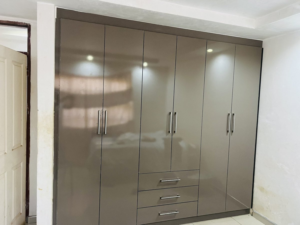 haryboards's tweet photo. @Property_Zw Cupboards and wardrobes installation 0717285518 https://t.co/FRTUrzgcA6