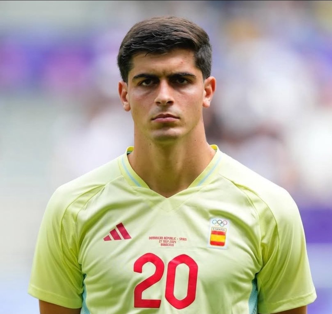 _Prajay30_'s tweet image. Why does our potential new signing Juanlu Sanchez do look like angry version of Pedri😂
#wwfc