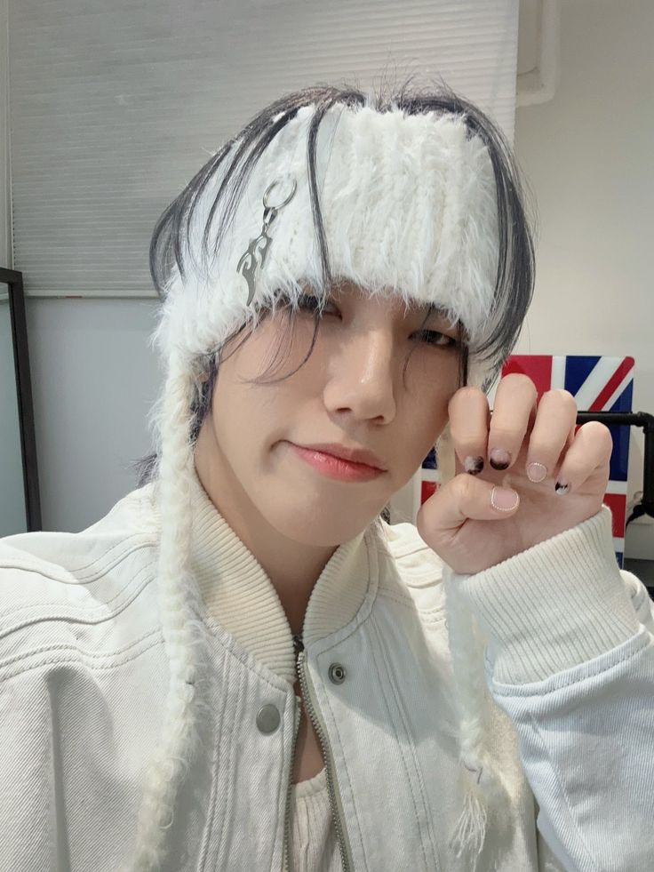 jjummoni's tweet photo. who's li zihao and why you should vote for him (because he's extremely talented and deserves more recognition) — a thread 🧵

#BOYS2PLANET #LIZIHAO  #즈하오 #梓豪  #ZIHAO #보이즈2플래닛 https://t.co/PigjNj7wZs