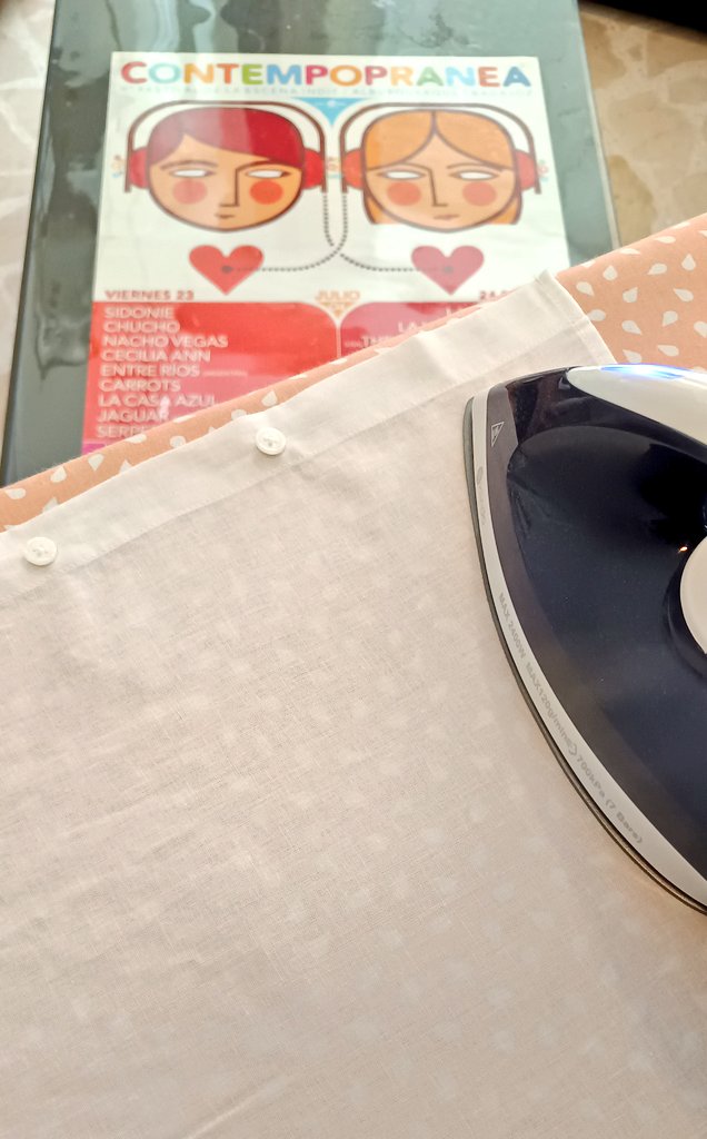 Cada vez que plancho la única camisa de lino que tengo me acuerdo de <a href="/BelenIznajar/">Belén Ortiz-Núñez 🔻🇵🇸</a>