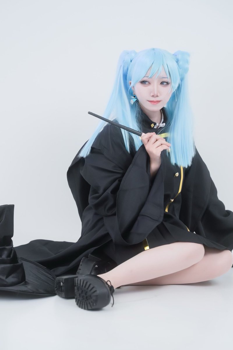 cos 衣装違いｱﾘ
「先生！僕たちが世界を滅ぼします。」
ミーコ・セシリア

       🪄◝✩見つめなさい________🌙.*·̩͙

bksk_cos