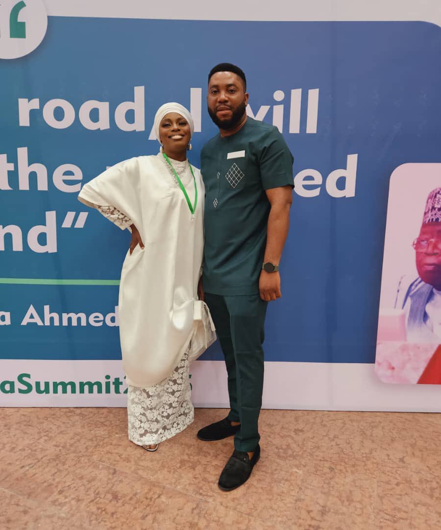 EleluAyoola's tweet photo. When I want to read detailed information about Ogun State activities; your page is the first stop.    

It was nice meeting you, sir @Letter_to_Jack 

#DigiMediaSummit. https://t.co/ao5N8B3xtL