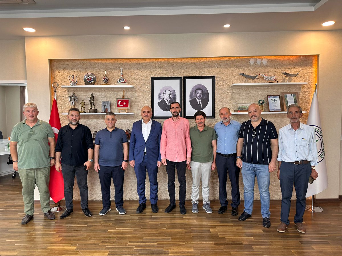 İlçe Başkanımız Sayın Kadir Karapınar, İlçe Başkan Yardımcılarımız ile birlikte Kızılcahamam Belediye Başkanımız Sayın Süleyman Acar'ı makamında ziyaret etti.

Misafirperverliklerinden dolayı Kızılcahamam Belediye Başkanımız Sayın Süleyman Acar'a teşekkür eder, çalışmalarında
