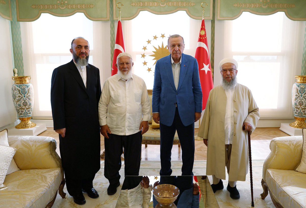 İsmailağa Camii tweet media