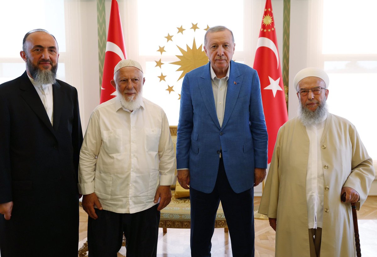İsmailağa Camii tweet media