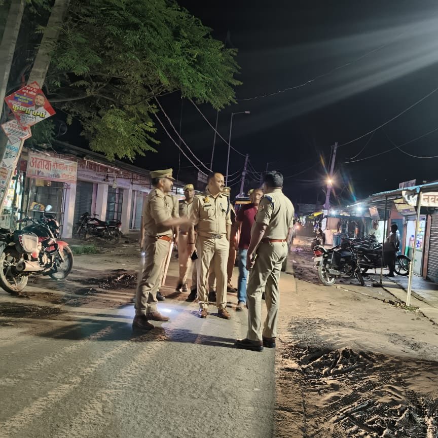 DEORIA POLICE (@deoriapolice) on Twitter photo #SPDeoria рд╢реНрд░реА рд╡рд┐рдХреНрд░рд╛рдиреНрдд рд╡реАрд░ рдХреЗ рдирд┐рд░реНрджреЗрд╢рди рдореЗрдВ рдЕрдкрд░ рдкреБрд▓рд┐рд╕ рдЕрдзреАрдХреНрд╖рдХ рджрдХреНрд╖рд┐рдгреА рд╡ рдХреНрд╖реЗрддреНрд░рд╛рдзрд┐рдХрд╛рд░реА рд╕рд▓реЗрдордкреБрд░ рджреНрд╡рд╛рд░рд╛ рдерд╛рдирд╛ рдмрд░рд┐рдпрд╛рд░рдкреБрд░ рдкреБрд▓рд┐рд╕ рдХреЗ рд╕рд╛рде рдЖрдордЬрди рдореЗрдВ рд╕реБрд░рдХреНрд╖рд╛ рдХрд╛ рднрд╛рд╡ рдЬрд╛рдЧреГрдд рдХрд░рдиреЗ рдХреЗ рдЙрджреНрджреЗрд╢реНрдп рд╕реЗ рдкреНрд░рдореБрдЦ рдмрд╛рдЬрд╛рд░реЛ рдореЗрдВ рд╕рдВрджрд┐рдЧреНрдз рд╡реНрдпрдХреНрддрд┐рдпреЛрдВ/рд╡рд╛рд╣рдиреЛрдВ рдХреА рдЪреЗрдХрд┐рдВрдЧ рдХрд░рддреЗ рд╣реБрдП рдкреИрджрд▓ рдЧрд╢реНрдд рдХрд┐рдпрд╛ рдЧрдпрд╛ред #UPPolice #SPDeoria рд╢реНрд░реА рд╡рд┐рдХреНрд░рд╛рдиреНрдд рд╡реАрд░ рдХреЗ рдирд┐рд░реНрджреЗрд╢рди рдореЗрдВ рдЕрдкрд░ рдкреБрд▓рд┐рд╕ рдЕрдзреАрдХреНрд╖рдХ рджрдХреНрд╖рд┐рдгреА рд╡ рдХреНрд╖реЗрддреНрд░рд╛рдзрд┐рдХрд╛рд░реА рд╕рд▓реЗрдордкреБрд░ рджреНрд╡рд╛рд░рд╛ рдерд╛рдирд╛ рдмрд░рд┐рдпрд╛рд░рдкреБрд░ рдкреБрд▓рд┐рд╕ рдХреЗ рд╕рд╛рде рдЖрдордЬрди рдореЗрдВ рд╕реБрд░рдХреНрд╖рд╛ рдХрд╛ рднрд╛рд╡ рдЬрд╛рдЧреГрдд рдХрд░рдиреЗ рдХреЗ рдЙрджреНрджреЗрд╢реНрдп рд╕реЗ рдкреНрд░рдореБрдЦ рдмрд╛рдЬрд╛рд░реЛ рдореЗрдВ рд╕рдВрджрд┐рдЧреНрдз рд╡реНрдпрдХреНрддрд┐рдпреЛрдВ/рд╡рд╛рд╣рдиреЛрдВ рдХреА рдЪреЗрдХрд┐рдВрдЧ рдХрд░рддреЗ рд╣реБрдП рдкреИрджрд▓ рдЧрд╢реНрдд рдХрд┐рдпрд╛ рдЧрдпрд╛ред #UPPolice
