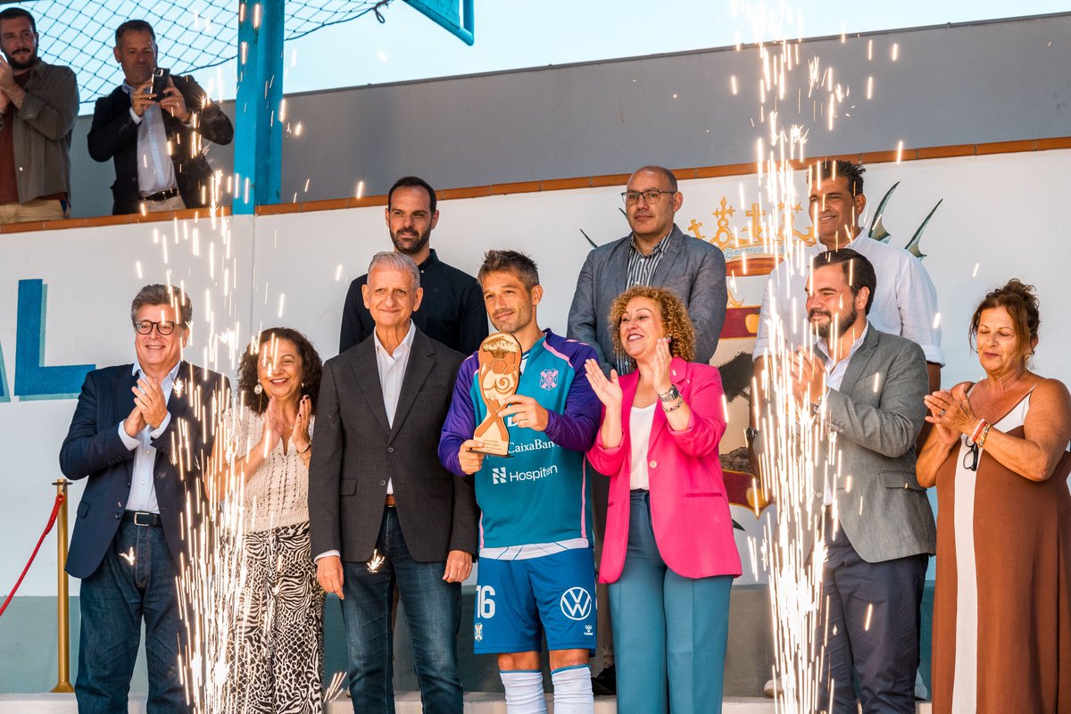 📸💯 images to remember the grand final of the Teide Trophy LIII Edition 

🔗 clubdeportivotenerife.es/galerias/liii-… 

#CDTPreseason #TrofeoTeide #TenerifeLasPalmas #LaBregaNosUne #DiSAFÍO