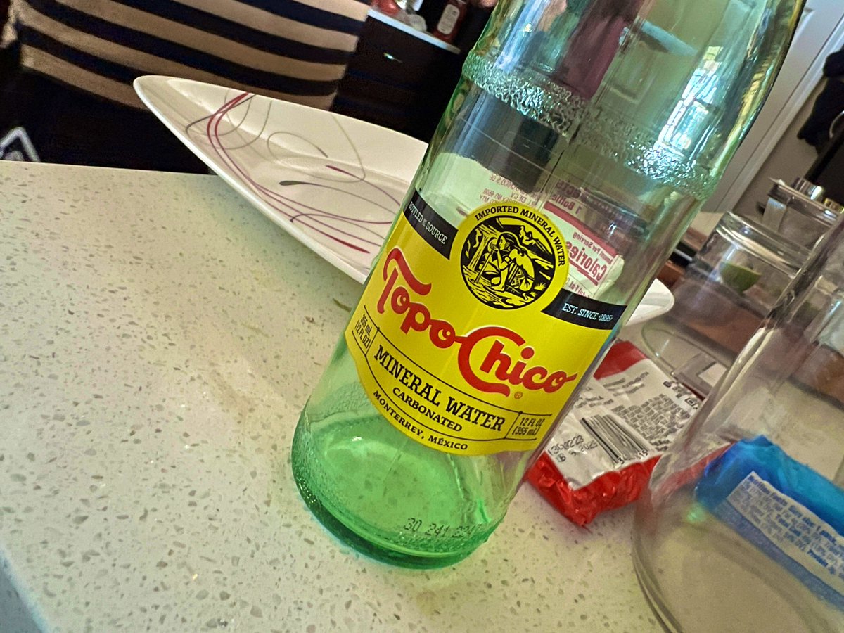 SarcasmIsOrgasm's tweet image. I used to hate sparkling water like, why is this soda pretending to be healthy? Now I crave that fizzy sting like it owes me money. Taste buds really do evolve. This bad boy hits different 🙂‍↔️🙂‍↕️