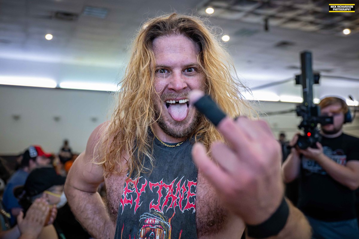 NickNrichard's tweet photo. Photos from JCW’s “High Noon” at the Mecca on Sunday.
My new favorite finishing move—the cinder block!
@GCWrestling_
@JerseyCW
#GCW
#JCWHighNoon
#JCWNoon
@Mr_Freakbeast
@JANELABABY https://t.co/N6TYGpcuCk