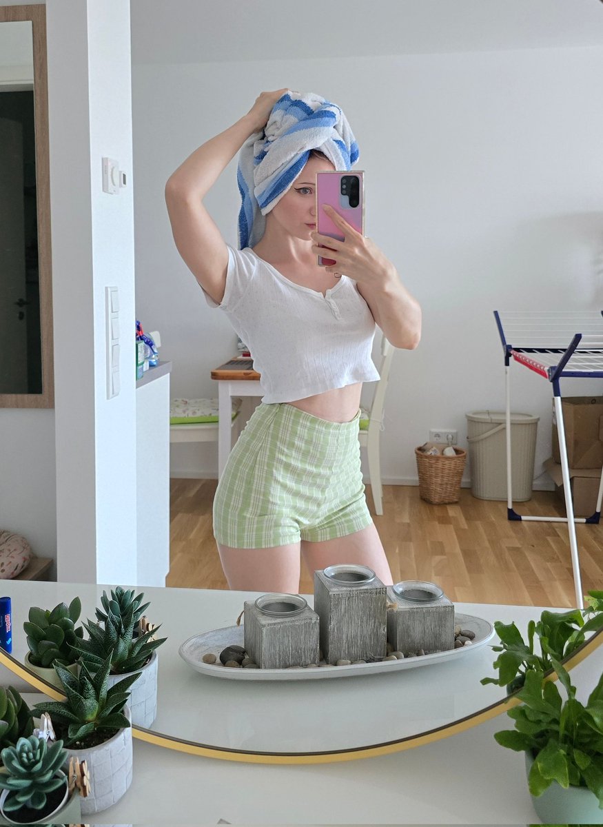 Komme grad frisch aus der Dusche ahhhh aber ich beeile mich!

Reaction zur LETZTEN FOLGE Beauty and the Nerd ❤️ Finale ✨️

Nicht verpassen, es wird KEIN VOD geben!

➡️ twitch.tv/KaddiCosplay ⬅️

*Werbung