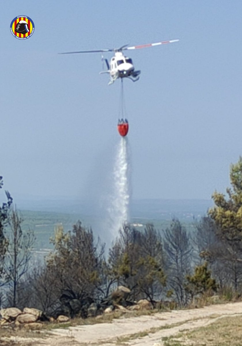 Bombers Consorci VLC (@bombersvalencia) on Twitter photo Treballs esta vesprada a #IFMoixent, que ja està estabilitzat. S'hi havien mobilitzat 3 dotacions bombers, 6 BRIFO, 6 unitats comandament <a href="/BombersValencia/">Bombers Consorci VLC</a>, 4 unitats <a href="/GVAbforestals/">Servei Bomber(e)s Forestals GVA</a> i 6 #AerisGVA. Aeris ja retirats, continuen tasques terrestres. Treballs esta vesprada a #IFMoixent, que ja està estabilitzat. S'hi havien mobilitzat 3 dotacions bombers, 6 BRIFO, 6 unitats comandament <a href="/BombersValencia/">Bombers Consorci VLC</a>, 4 unitats <a href="/GVAbforestals/">Servei Bomber(e)s Forestals GVA</a> i 6 #AerisGVA. Aeris ja retirats, continuen tasques terrestres.