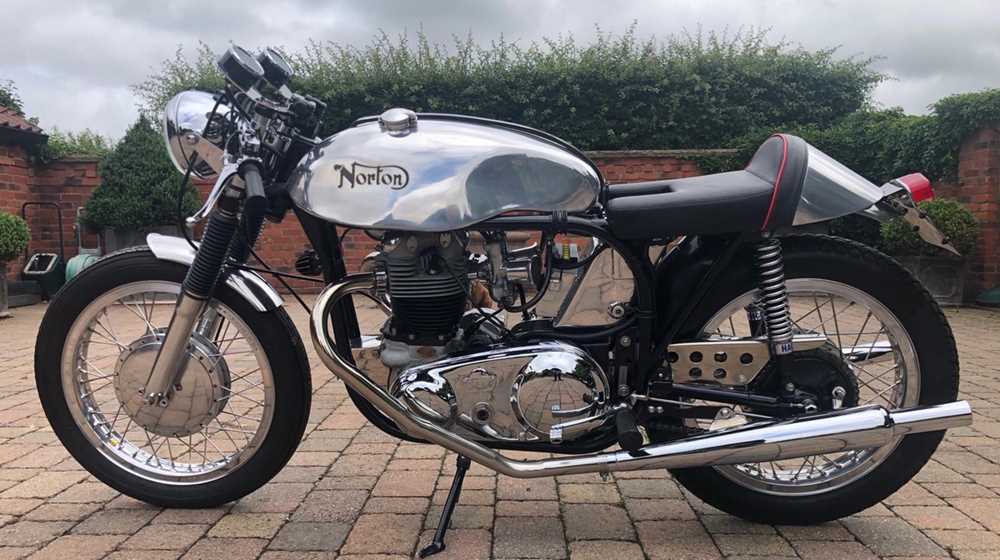 kingtubby1Oz's tweet image. #CafeRacer
#BoyRacer

1956 Norton Dominator 500

Sell the children for this.