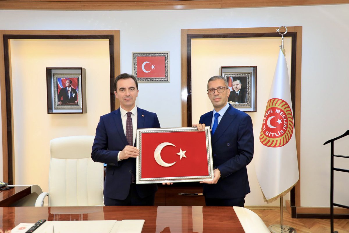 Bitlis İl Genel Meclis Başkanımız Ali Akın’ın vefatını üzüntüyle öğrenmiş bulunuyoruz.
İlimize hizmetleri ve Bitlis sevdası ile bildiğmiz değerli başkanımıza Allah’tan rahmet,kederli ailesine ve tüm hemşehrilerimize başsağlığı diliyoruz.
Mekânı cennet,makamı âli olsun inşallah.🤲🏼