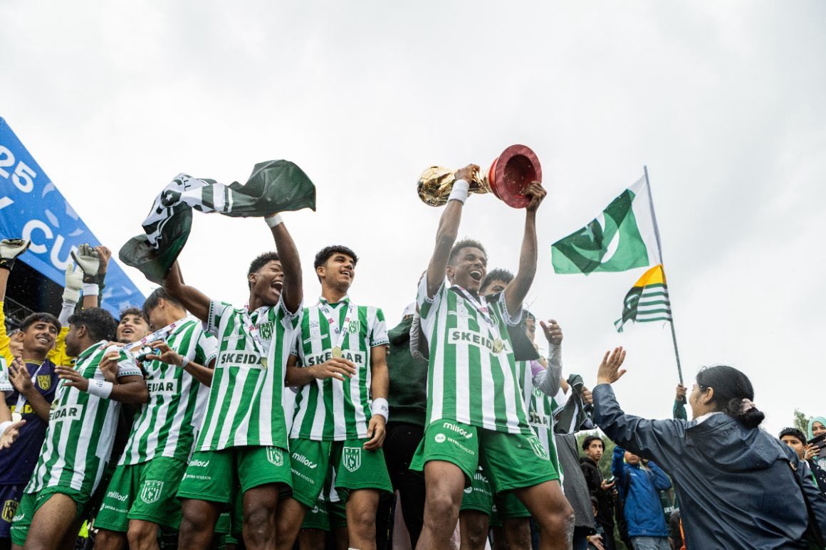 ناروے میں ہونے والا فٹبال مقابلے، جس میں 30 ممالک کی 2ہزار سے زائد ٹیمیں شریک تھیں وہاں کراچی کے علاقے لیاری اور ملیر کے نوجوانوں نے انڈر 15 کٹیگری میں ٹائٹل جیت کر یہ ثابت کیا کہ ملک میں ٹیلنٹ کی کمی نہیں، بس کمی ہے تو اس ٹیلنٹ کی سرپرستی کی! پاکستان کا نام روشن کرنے والے