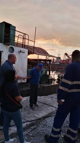 GEMAR (@gemarosde) on Twitter photo Acompañamiento del Viceministro 1ro del <a href="/MitransCuba/">Ministerio del Transporte de Cuba</a>, <a href="/LuisRosesHdz/">Luis Roberto</a>, junto a directivos y trabajadores de la <a href="/GemarOsde/">GEMAR</a> en una atención técnica emergente a una embarcación.¡La operación fue exitosa gracias al trabajo en equipo y dedicación de quienes entregan lo mejor de sí!#Cuba Acompañamiento del Viceministro 1ro del <a href="/MitransCuba/">Ministerio del Transporte de Cuba</a>, <a href="/LuisRosesHdz/">Luis Roberto</a>, junto a directivos y trabajadores de la <a href="/GemarOsde/">GEMAR</a> en una atención técnica emergente a una embarcación.¡La operación fue exitosa gracias al trabajo en equipo y dedicación de quienes entregan lo mejor de sí!#Cuba